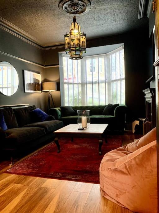 Chic Townhouse Near Tunnels Beaches イフラクーム エクステリア 写真